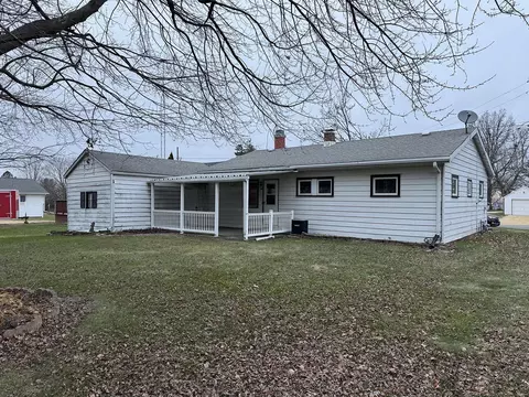 214 W Dame Ave, Lanark, IL 61046 photo 4