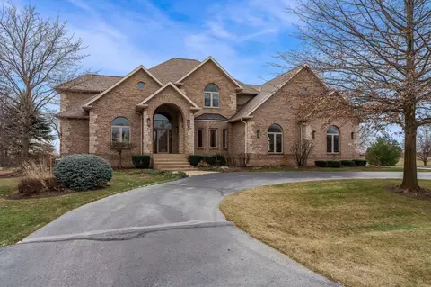 2141 Merrick Dr, Caledonia, IL 61011