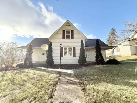 114 S Westside Ave, Lanark, IL 61046 photo 2