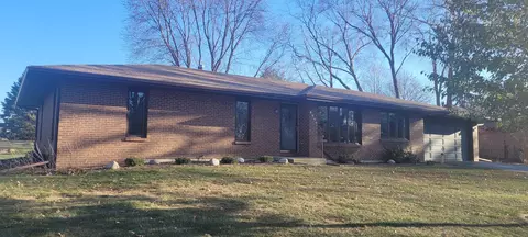 6266 Halverson Dr, Rockford, IL 61108