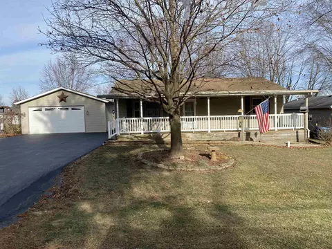 18 Academy St, German Valley, IL 61039