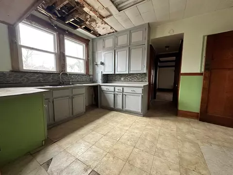 1303 S High Ave, Freeport, IL 61032 photo 14