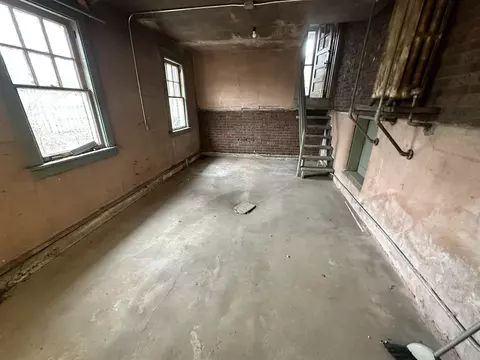 1303 S High Ave, Freeport, IL 61032 photo 18