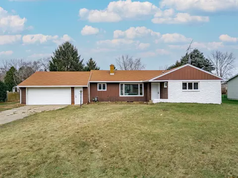 177 Doris Dr, Rockton, IL 61072