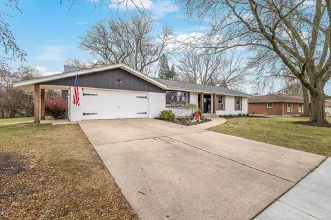 5487 Brookview Rd, Rockford, IL 61107