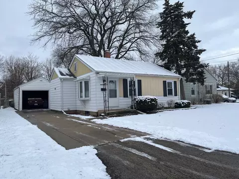 605 Grand Ave, Loves Park, IL 61111