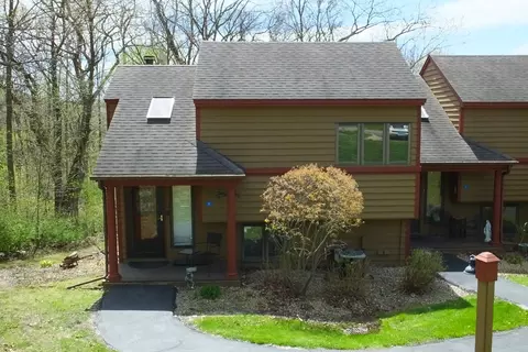 8 Spring Crk, Galena, IL 61036