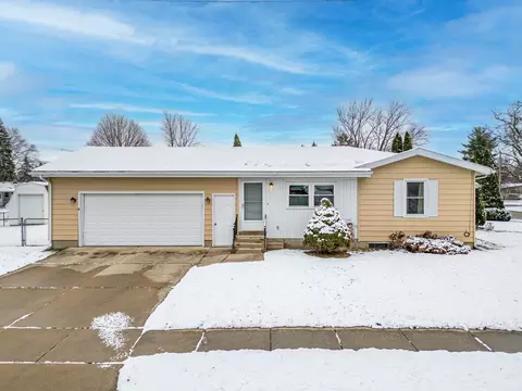 443 Garden Dr, Belvidere, IL 61008