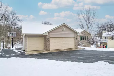 364 Corkhill Ct, Lake Summerset, IL 61019 photo 4