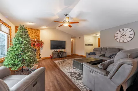 364 Corkhill Ct, Lake Summerset, IL 61019 photo 9