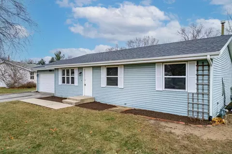 14089 Blackstone Dr, South Beloit, IL 61080