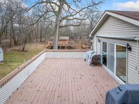 Exterior - 372 Orleans Dr, Lake Summerset, IL 61019 photo 6 of 9