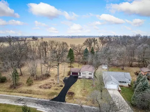 View/Area - 372 Orleans Dr, Lake Summerset, IL 61019 photo 2 of 5