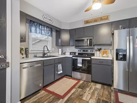 Kitchen - 372 Orleans Dr, Lake Summerset, IL 61019 photo 3 of 3
