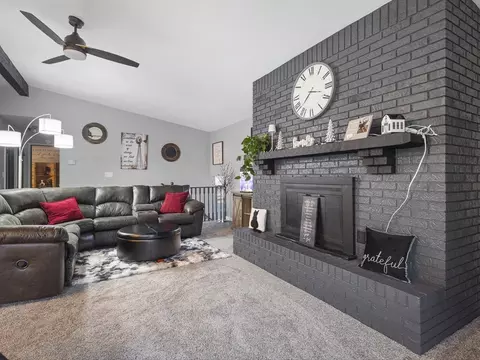 Living - 372 Orleans Dr, Lake Summerset, IL 61019 photo 1 of 6
