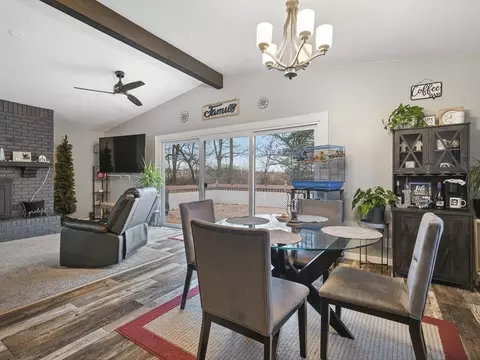 Dining - 372 Orleans Dr, Lake Summerset, IL 61019 photo 2 of 3
