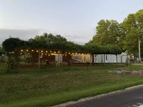 7112 Elevator Rd, Roscoe, IL 61073 photo 2