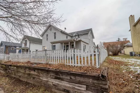 215 Main St, Leaf River, IL 61047 photo 2