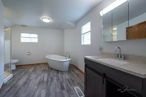 Bath - 704 N West, Davis, IL 61019 photo 1 of 3