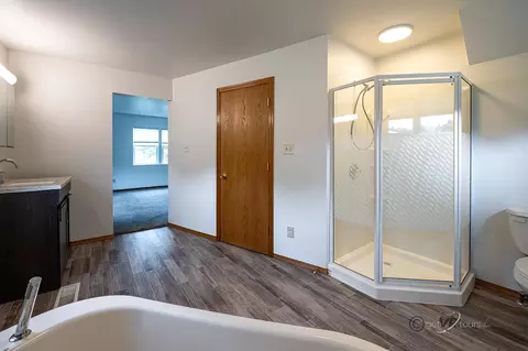 Bath - 704 N West, Davis, IL 61019 photo 2 of 3
