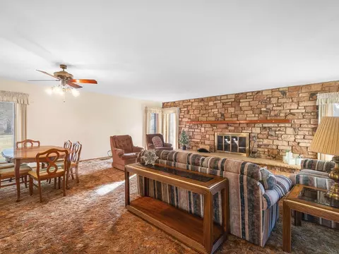 Living - 303 E Washington St, Durand, IL 61024 photo 2 of 9