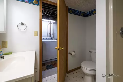 34 N Bailey Ave, Freeport, IL 61032 photo 31