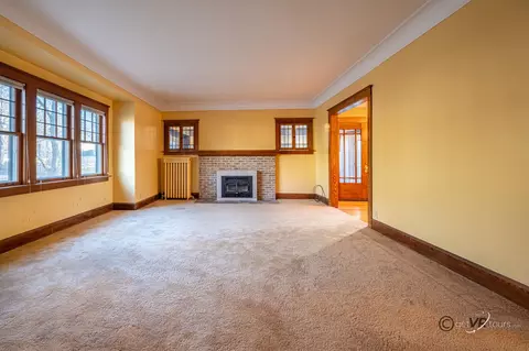 34 N Bailey Ave, Freeport, IL 61032 photo 4