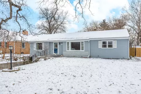 3117 Highcrest Rd, Rockford, IL 61107