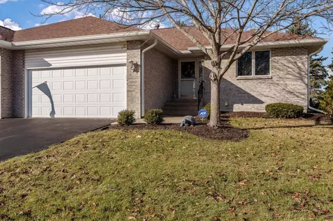 1010 High Point Dr, Rockton, IL 61072