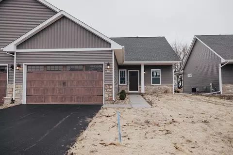 443 Anjali Ct, Sycamore, IL 60178