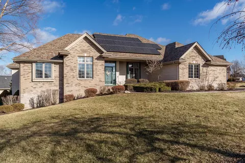 7326 Skyview Trl, Roscoe, IL 61073