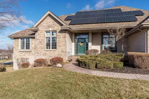 7326 Skyview Trl, Roscoe, IL 61073 photo 3