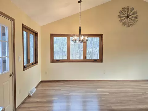 484 Orleans Dr, Lake Summerset, IL 61019 photo 9