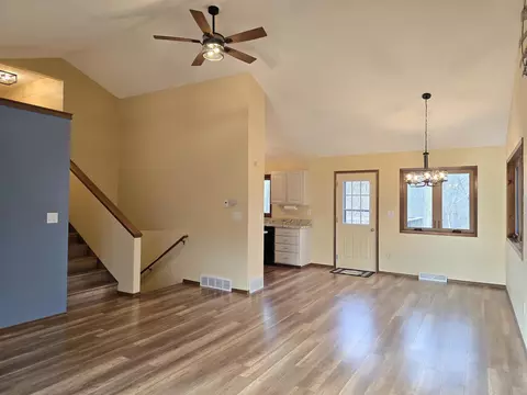 484 Orleans Dr, Lake Summerset, IL 61019 photo 6