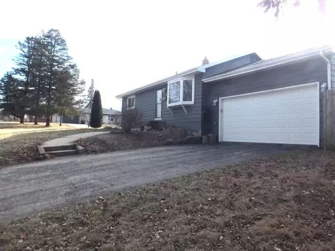 4011 Larson Ave, Rockford, IL 61108