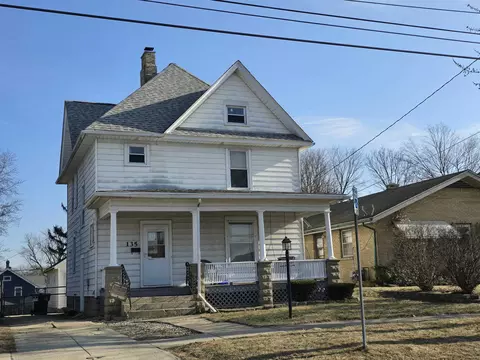 135 Summit St, Rockford, IL 61107