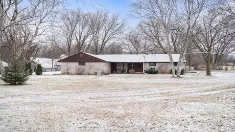 11040 N Main St, Rockton, IL 61072