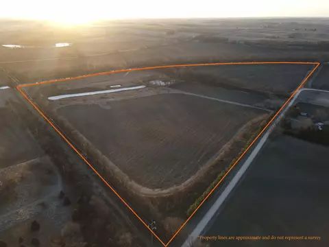 000 N Fawver Rd, Ridott, IL 61067