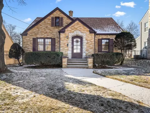 724 Parkview Ave, Rockford, IL 61107