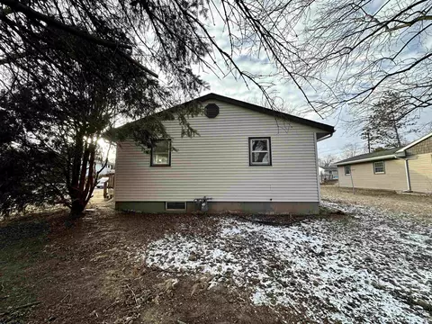 1400 Mark Dr, Freeport, IL 61032 photo 6