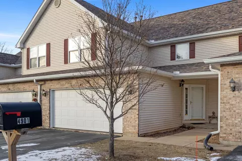 4901 Prairie Rose Dr, Roscoe, IL 61073