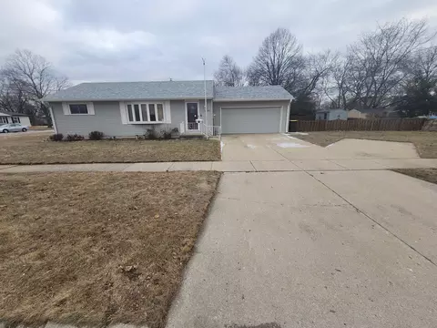 1221 Northfield Ave, Loves Park, IL 61111