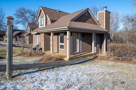 116 Walnut Hill Dr, Galena, IL 61036