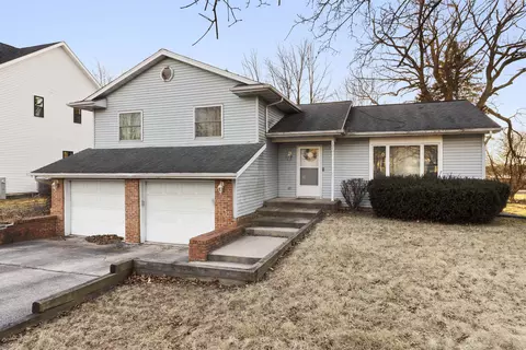 104 SE James Cir, Poplar Grove, IL 61065