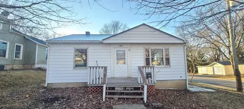 1003 Highland Ave, Dixon, IL 61021