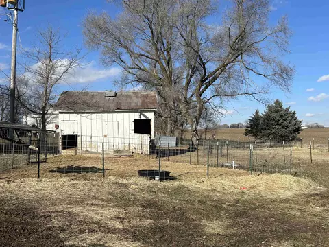 2662 N Route 26 Hwy, Freeport, IL 61032 photo 6