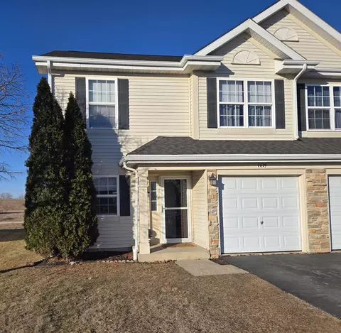 1619 W Chrysler Dr, Belvidere, IL 61008