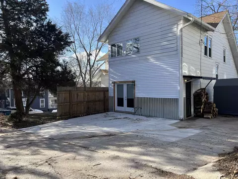 Exterior - 322 S Ottawa Ave, Dixon, IL 61021 photo 3 of 5