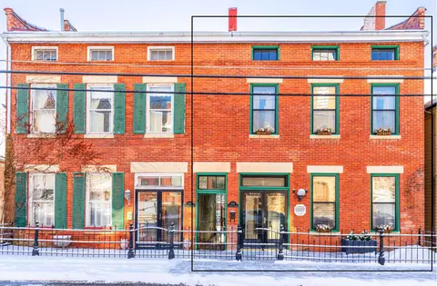 109 N Bench St, Galena, IL 61036
