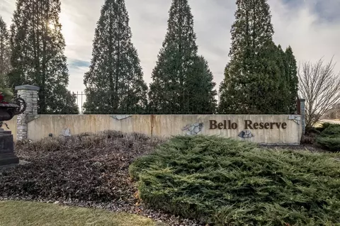 810 Tivoli Dr, Rockford, IL 61107